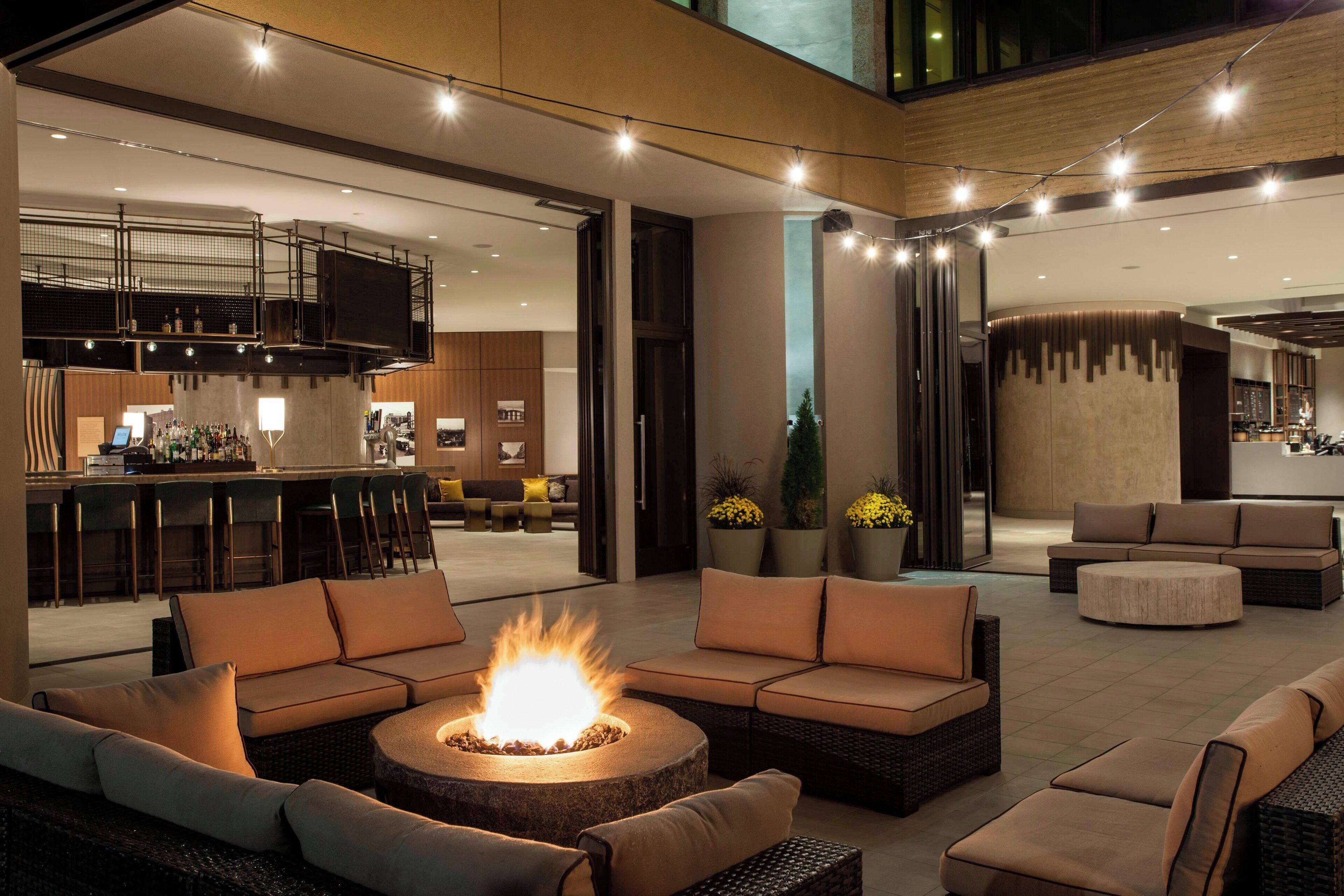 3 restaurants, serveren ontbijt, lunch, diner, Spaanse gerechten