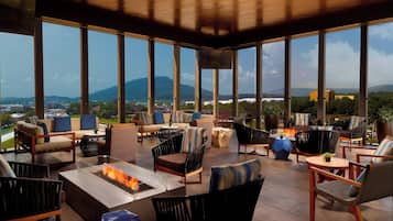 3 restaurants, breakfast, lunch, dinner served; Spanish cuisine