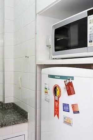 Căn hộ truyền thống | Bếp riêng | Tủ lạnh, lò vi sóng, bếp nấu, dụng cụ nấu nướng/bát dĩa/dao nĩa 
