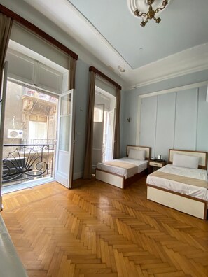 Premium bedding, in-room safe, desk, laptop workspace - Sufi House (Cairo)