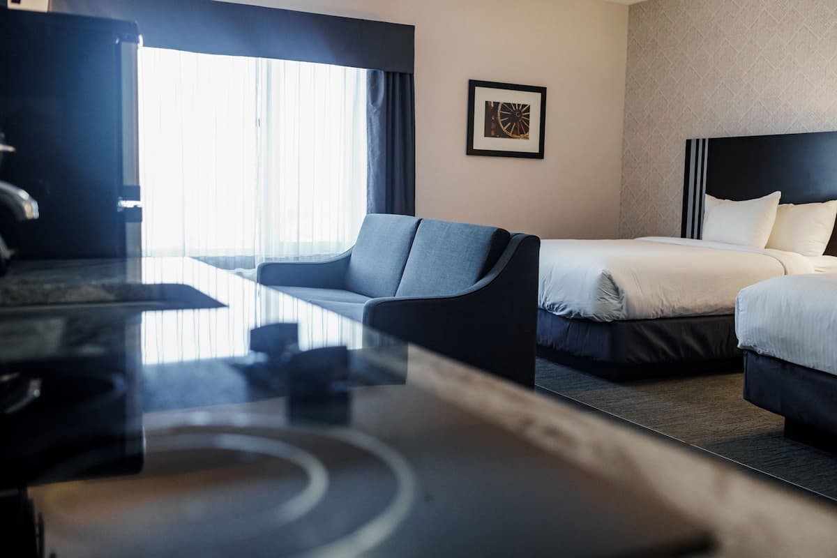 Literie de qualité, bureau, espace de travail pour ordinateurs portables