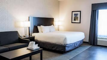 Zimmer, 1 King-Bett und Schlafsofa, Nichtraucher (Extended Stay) | Hochwertige Bettwaren, Schreibtisch, laptopgeeigneter Arbeitsplatz