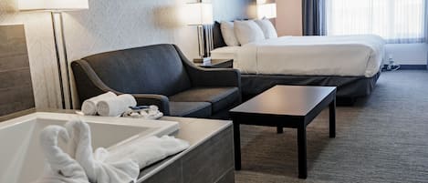 Kamar, 1 Tempat Tidur King dengan tempat tidur Sofa, Bebas Asap Rokok, jet tub | Seprai premium, meja kerja, ruang kerja ramah laptop, dan kedap suara