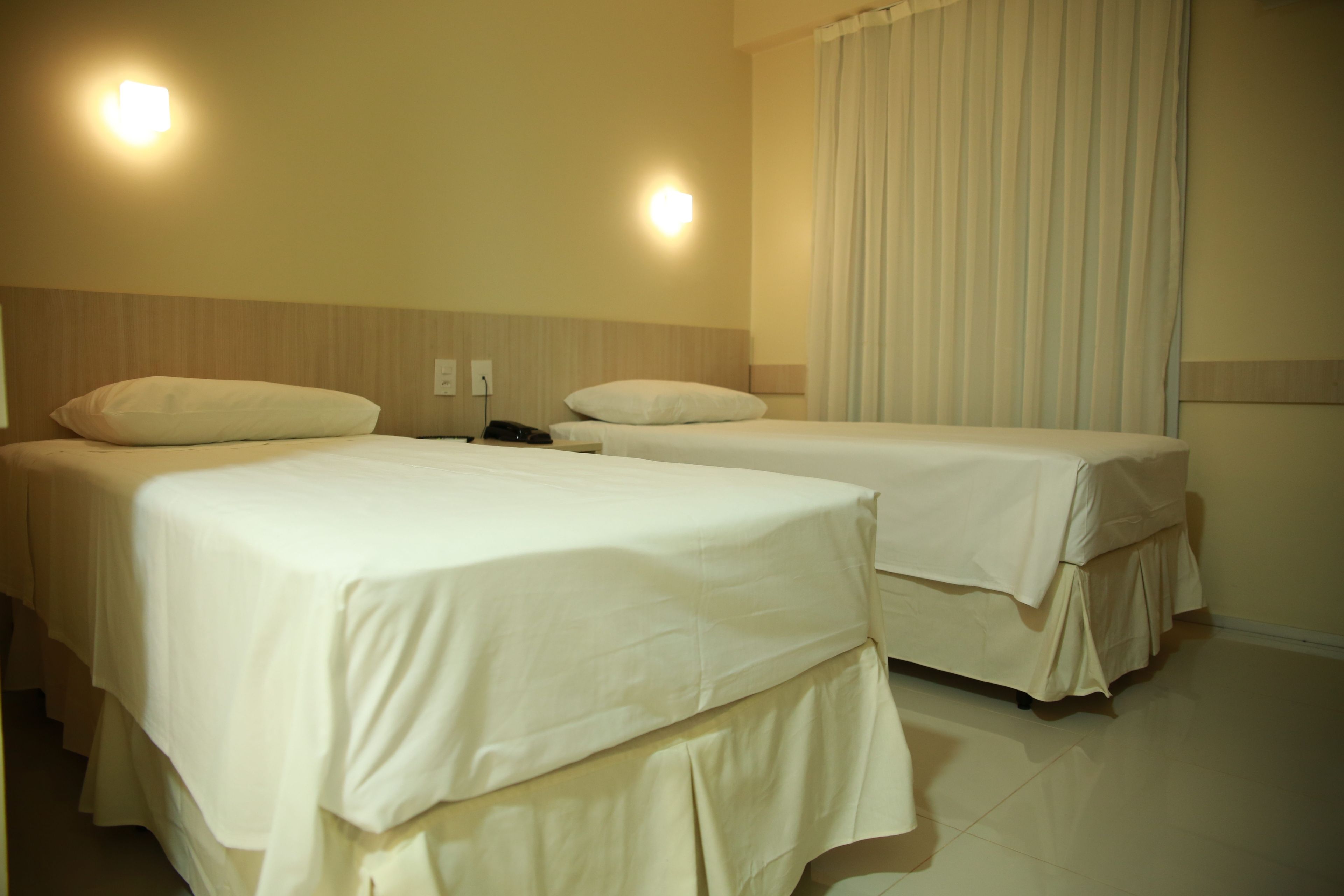 hypo-allergenic bedding, minibar, desk, laptop workspace