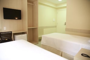 Hypo-allergenic bedding, minibar, desk, laptop workspace