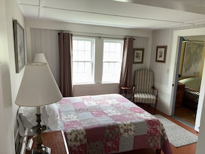 Habitació, 1 llit de matrimoni (Room 2) | Planxa i posts de planxar, wifi gratuïta i roba de llit 