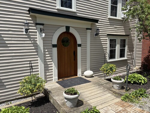 Hawks House Inn