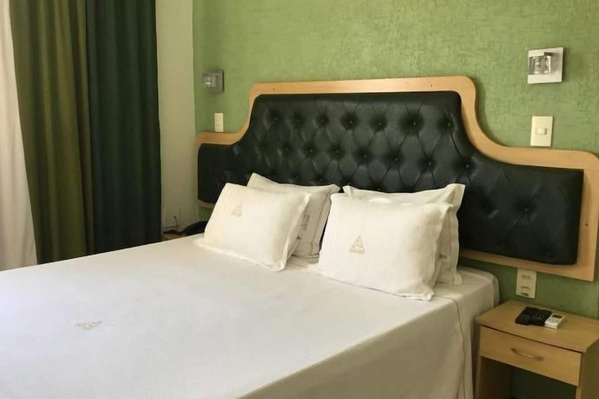 Frigobar, Wi-Fi de cortesia, roupa de cama