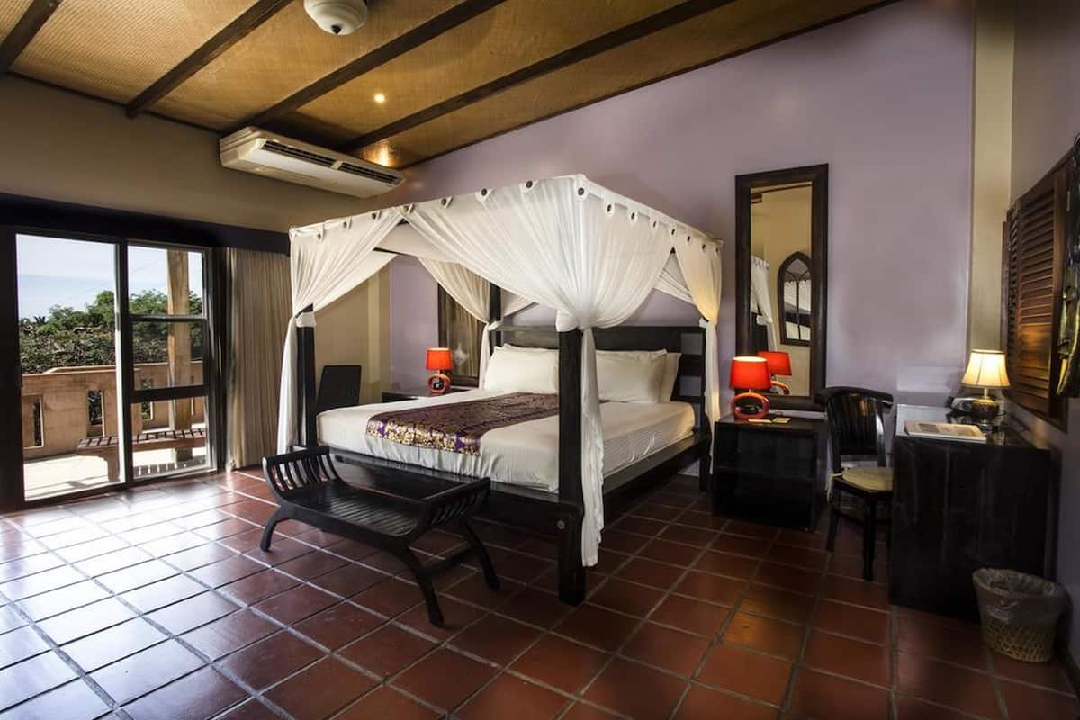 Deluxe Double Room, 2 Queen Beds, Garden View | Premium bedding, in-room safe, desk, iron/ironing board
