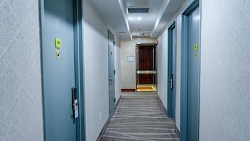 1 habitación, ropa de cama de alta calidad y escritorio