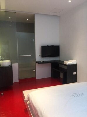 Standard Double Room | Desk, blackout drapes, free WiFi - Azul Hostel (Hengchun)