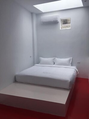 Standard Double Room | Desk, blackout drapes, free WiFi - Azul Hostel (Hengchun)