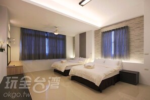 Ropa de cama de alta calidad, escritorio y cortinas blackout 