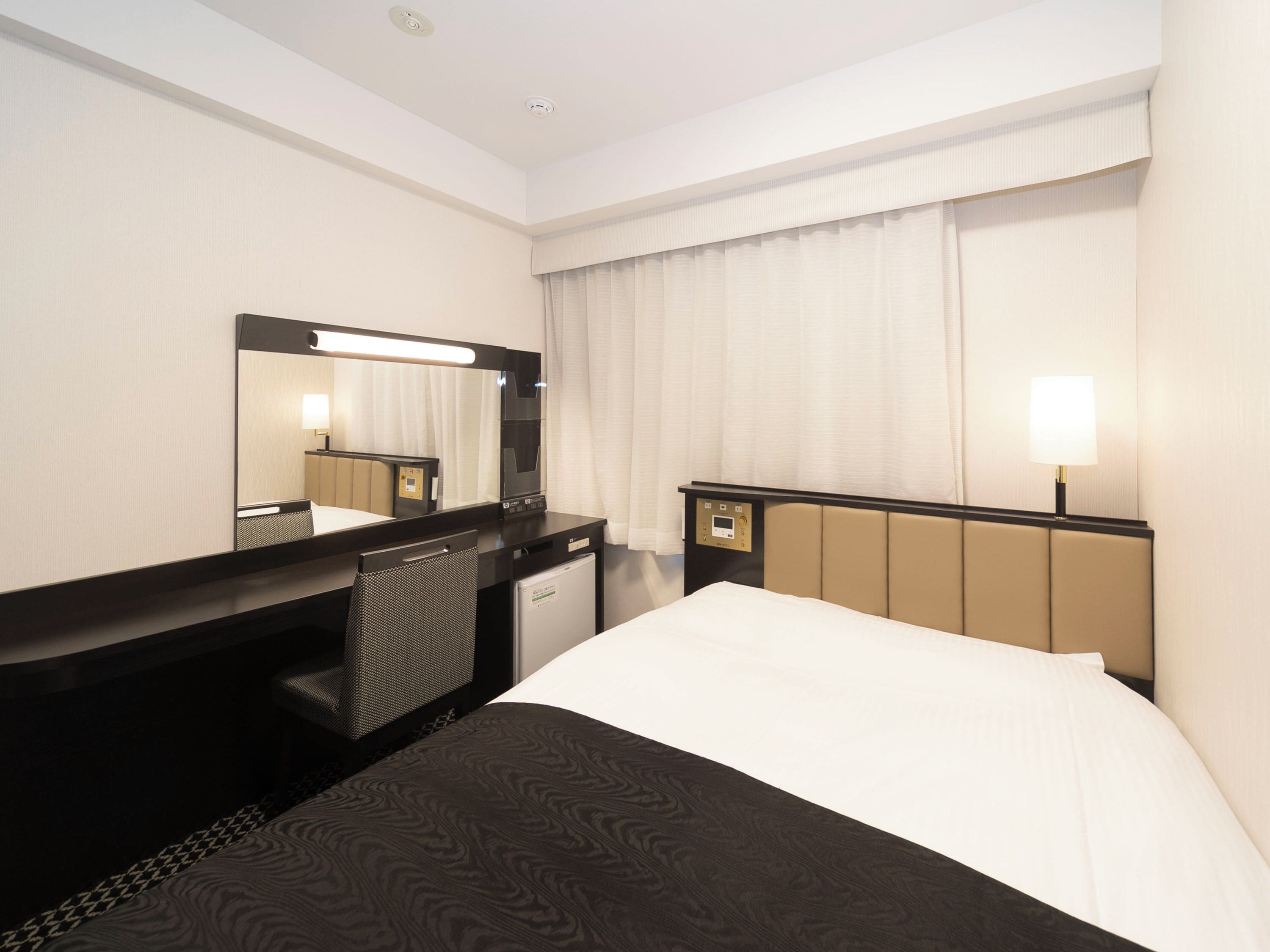Standard Double Room, Non Smoking | Gebar bulu kapas, meja, Wi-fi percuma, cadar katil 