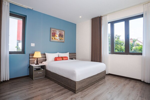 Deluxe Double Room | Minibar, in-room safe, desk, soundproofing