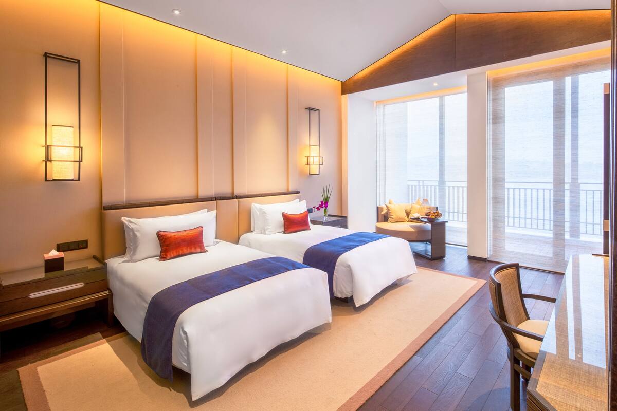 Deluxe Twin Room with Lake View