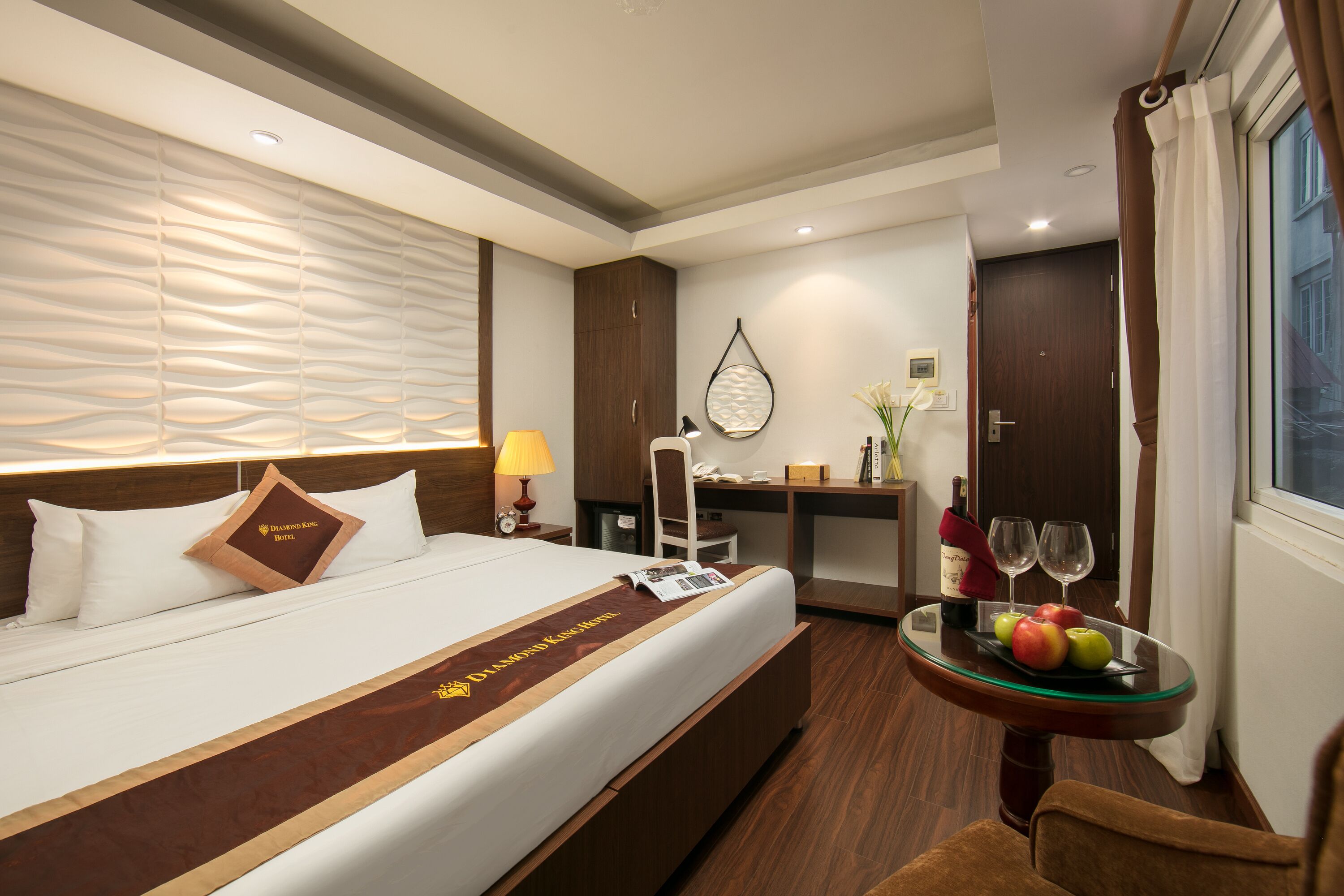 deluxe double or twin room | 1 bedroom, premium bedding, minibar, in-room safe