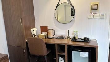 Premium bedding, minibar, in-room safe, desk