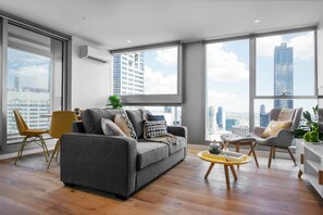 Deluxe Apartment, 2 Bedrooms | Living area - SSP - Upper West Side (Melbourne)