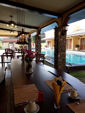 Breakfast, lunch, dinner and brunch served - Taratai Villa (Pattaya)