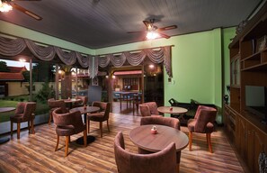 Breakfast, lunch, dinner served; international cuisine, pool views  - Taratai Villa (Pattaya)