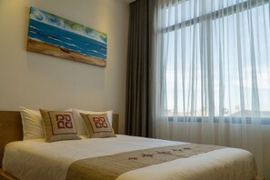 Standard-huoneisto, 1 keskisuuri parisänky (At New Small Building) | 1 makuuhuone, ylelliset vuodevaatteet, pillowtop-patjalliset sängyt