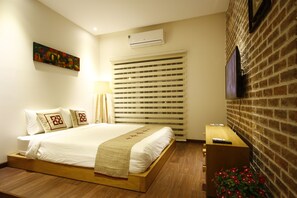 1 bedroom, premium bedding, pillow-top beds, in-room safe