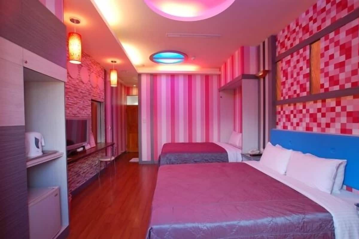 Standard Quadruple Room | Desk, blackout drapes, rollaway beds (surcharge), WiFi (free)