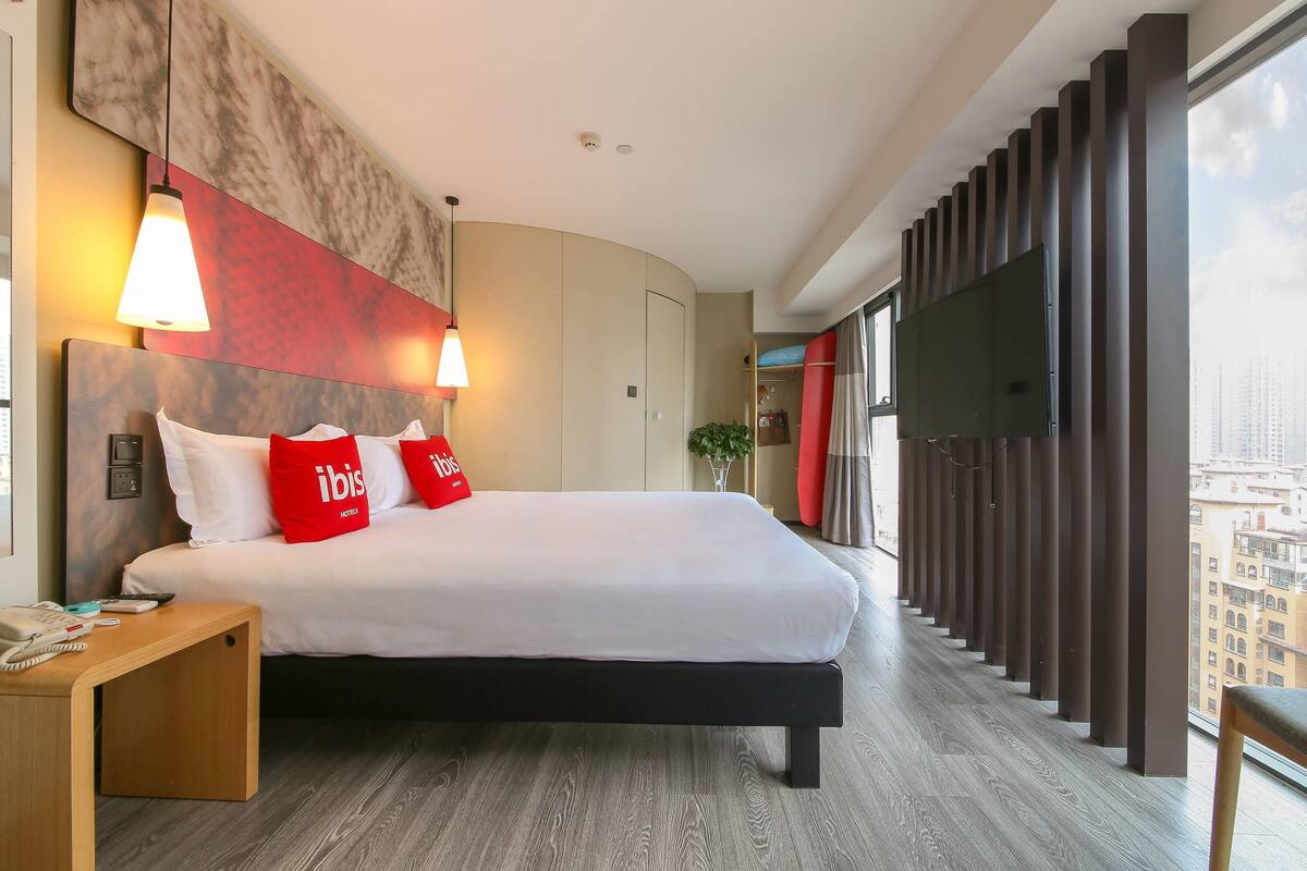Habitación doble superior | Caja fuerte, escritorio, cortinas opacas y wifi gratis