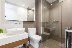 Bathroom - SSP - The Parque (Melbourne)