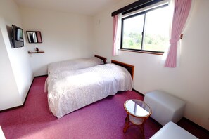 Twin Room | Desk, laptop workspace, blackout drapes, free WiFi - Lodge Ocean (Hachijo)