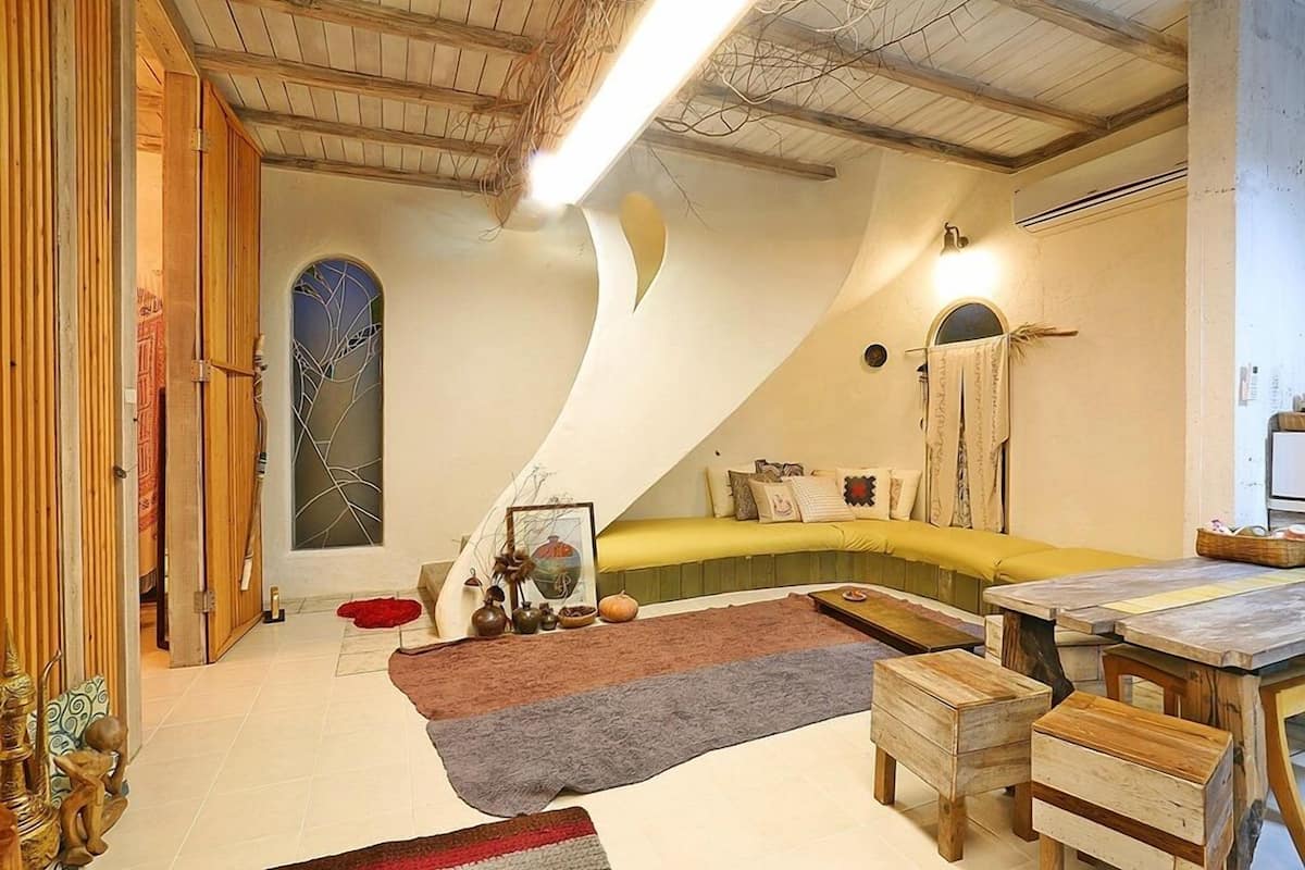 House | Living area | Flat-screen TV