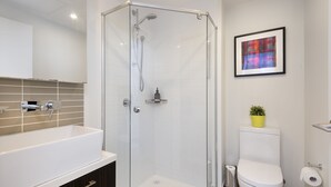 Modern 3 Bedroom Apartment Sutherland Street | Bathroom - Modern 3 Bdr Apt Sutherland St (Melbourne)
