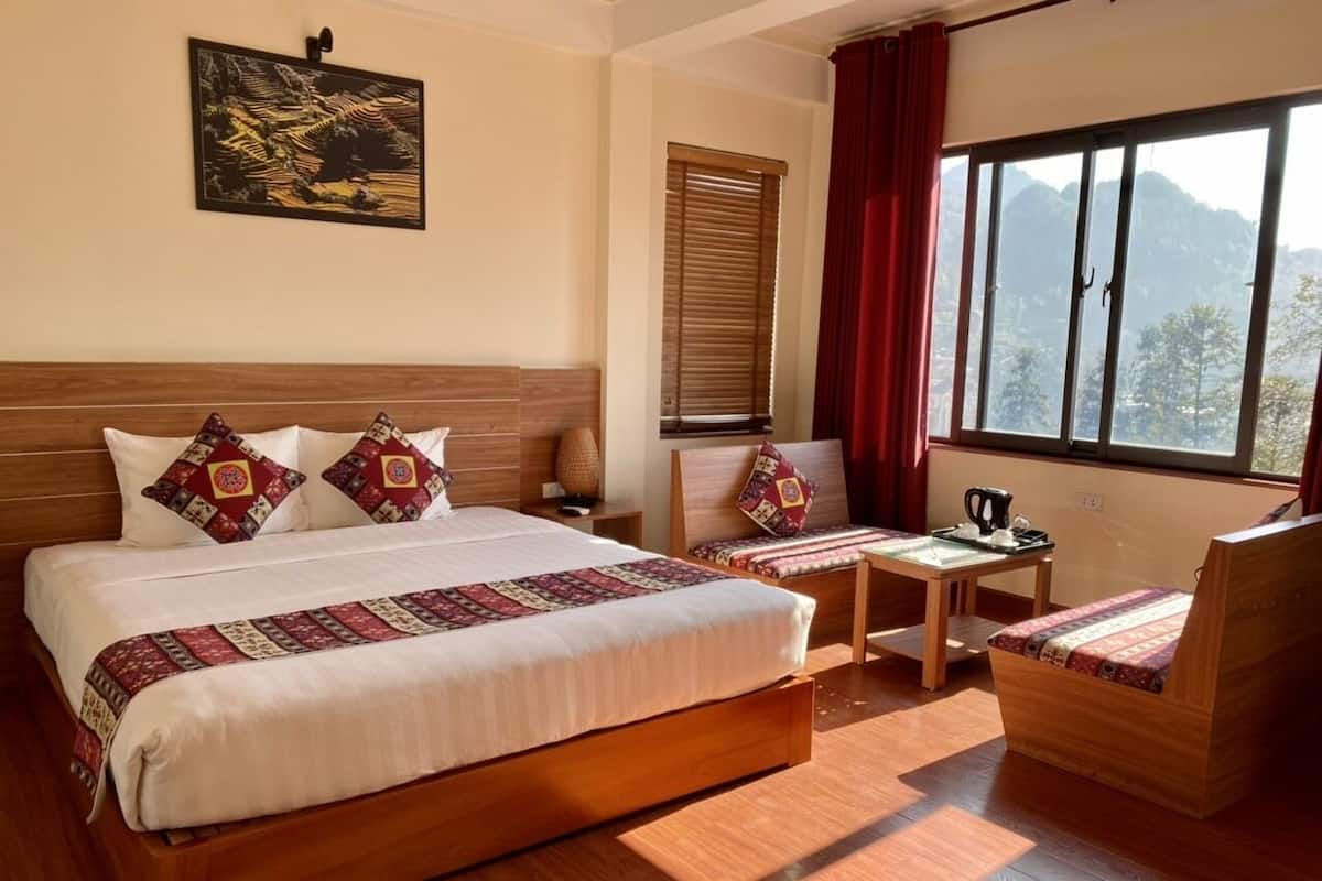 Executive Double Room | 1 bedroom, premium bedding, memory-foam beds, minibar