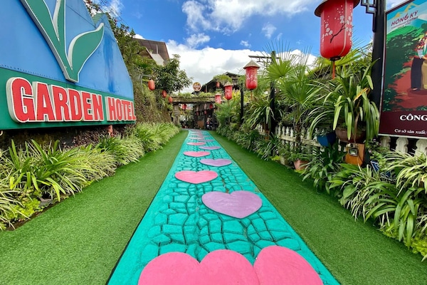 Façana frontal de l'allotjament