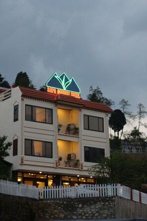 Front of property - Sapa Garden Hotel (Sa Pa)