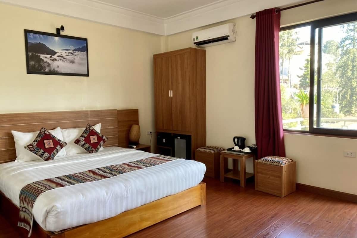 Deluxe Double Room | 1 bedroom, premium bedding, memory-foam beds, minibar
