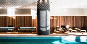 Una piscina techada