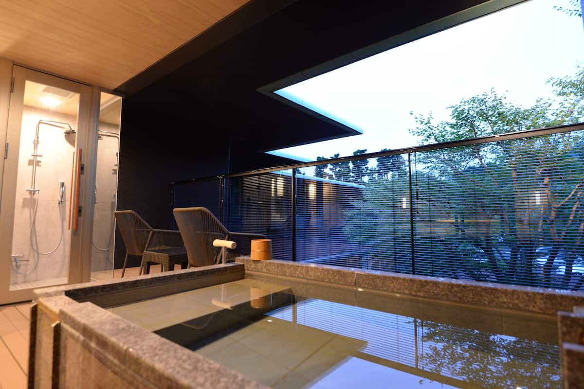 Chambre Tradition (Japanese Style WAKU/ZEN) | Baignoire relaxante profonde