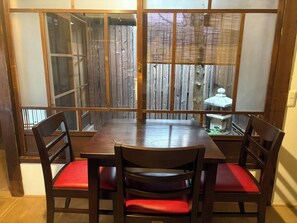 Bairin-an | Living area | Flat-screen TV - Bairin-an Kiyomizu-tei (Kyoto)