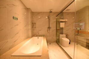 Business Suite | Bathroom | Free toiletries, hair dryer, bathrobes, slippers - Savile K-Knight Luan Hotel (Shanghai)