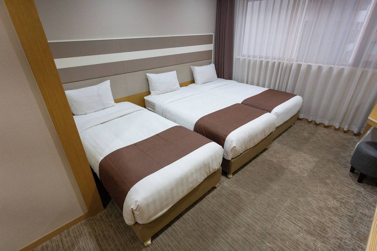 Standard Triple Room, 3 Single Beds, Non Smoking (Latex Mattress)