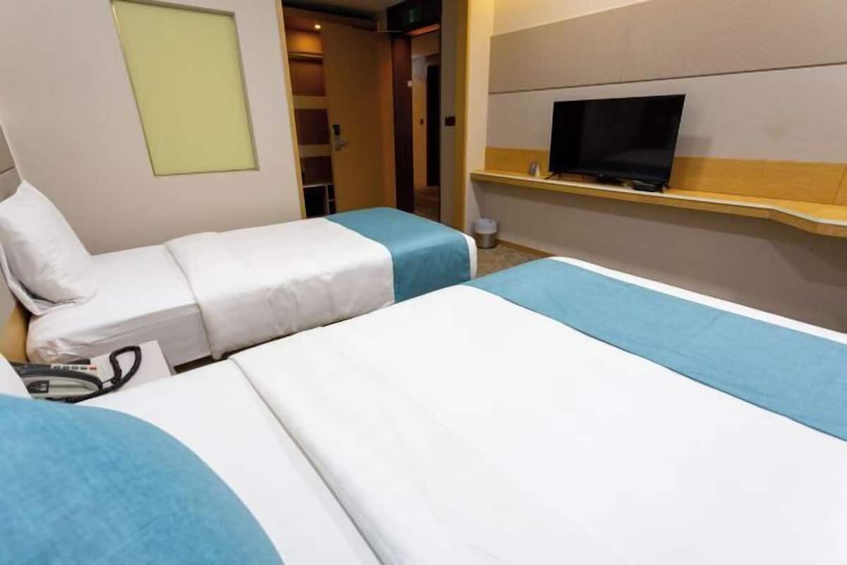 1 bedroom, pillowtop beds, in-room safe, laptop workspace
