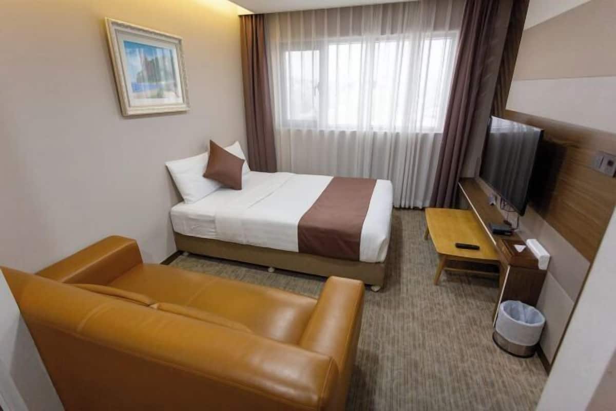1 bedroom, pillowtop beds, in-room safe, laptop workspace