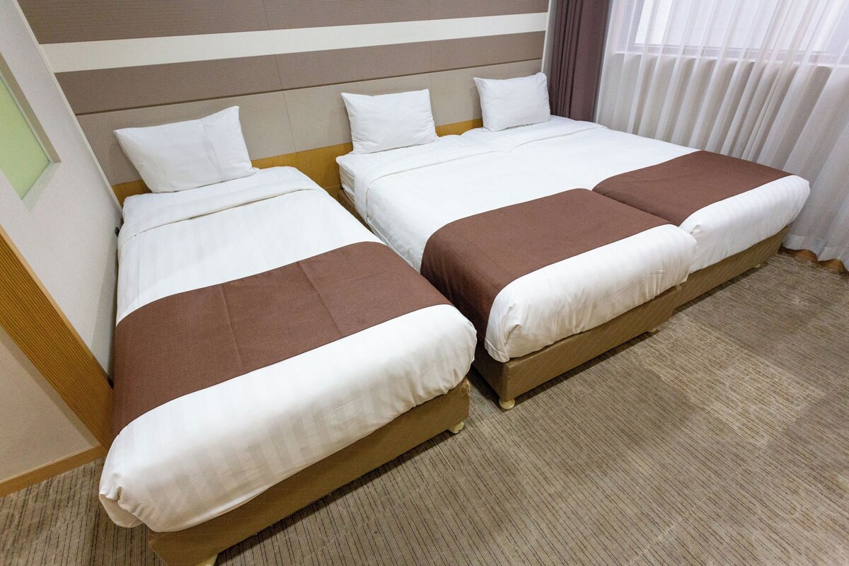 Camas con pillow-top y caja de seguridad en la habitación 