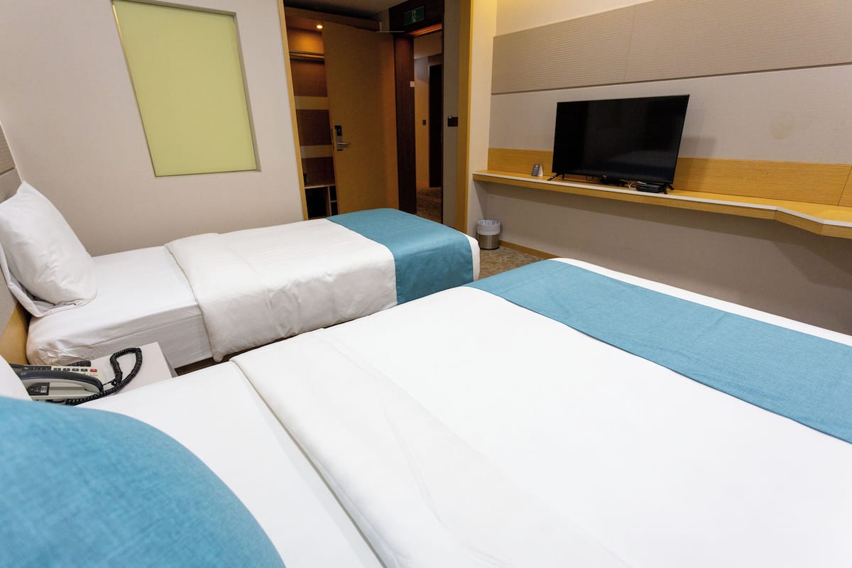 1 bedroom, pillow-top beds, in-room safe, laptop workspace