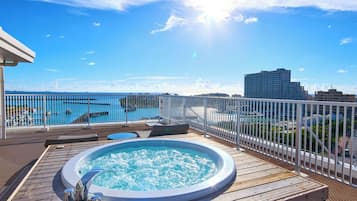 Kamar Keluarga, Bebas Asap Rokok | Dilengkapi dengan perabotan berbeda-beda dan tirai kedap cahaya