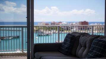 Superior Twin Room, Non Smoking, Harbor View | Individually furnished, blackout drapes, iron/ironing board, free WiFi