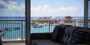 Individually furnished, blackout curtains, iron/ironing board, free WiFi - Seaside Condominium Rana Chatan (Chatan)