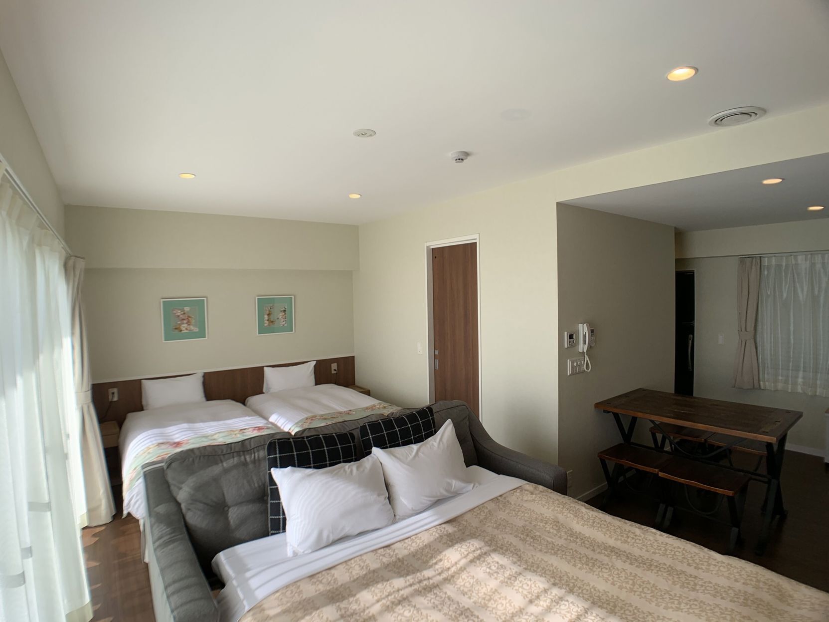 Individually furnished, blackout drapes, iron/ironing board, free WiFi
